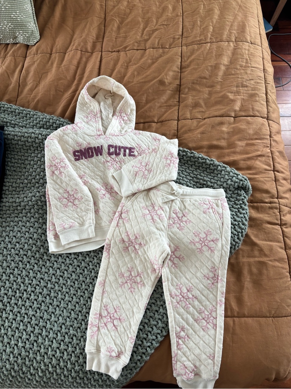 carter’s snow cute quilted set for toddler